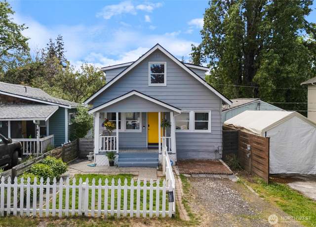 Property at 1242 Ridgeway Pl E, Port Orchard, WA 98366, 3 beds, 2.5 baths
