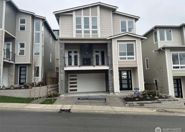 Property at 7560 S 130th Pl, Seattle, WA 98178, 4 beds, 3.5 baths