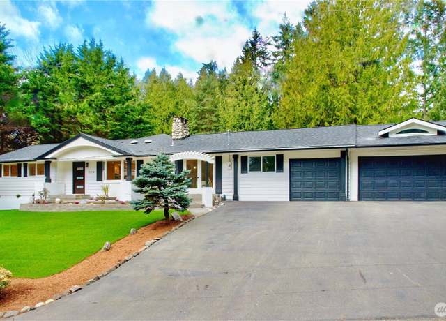 Property at 10518 NE 137th Pl, Kirkland, WA 98034, 4 beds, 2.5 baths