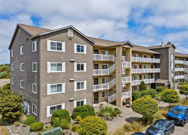 Property at 262 Oyhut Bay Blvd SW #101, Ocean Shores, WA 98569, 3 beds, 2.5 baths