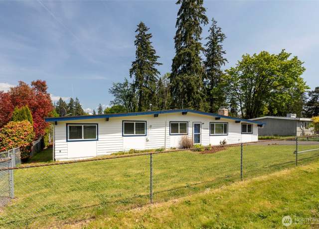 Property at 31420 52nd Ave S, Auburn, WA 98001, 3 beds, 1.5 baths
