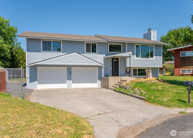 Property at 1105 W Vue Avenue Pl, Moses Lake, WA 98837, 3 beds, 2.5 baths