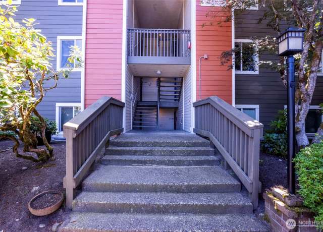 Property at 20050 Vikings Crest Loop NE Unit 2-301, Poulsbo, WA 98370, 3 beds, 2 baths