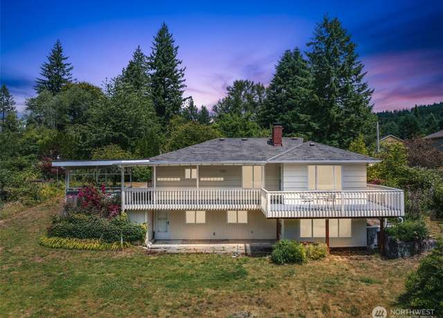 Property at 925 Front St S, Issaquah, WA 98027, 4 beds, 2 baths