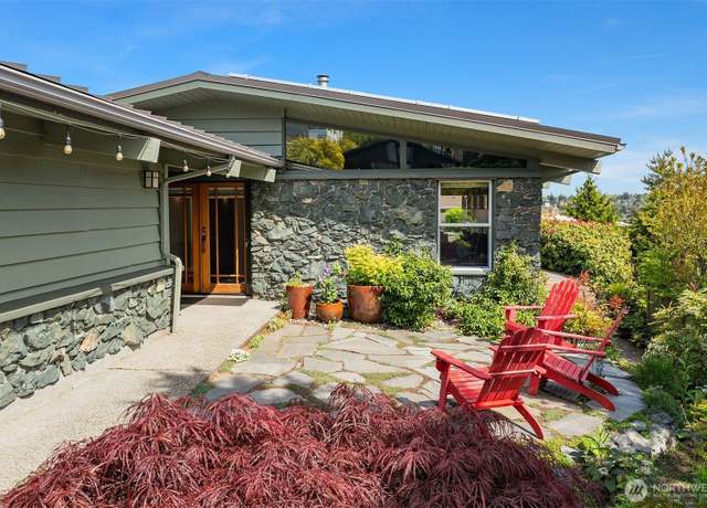 Property at 2824 26th Ave W, Seattle, WA 98199, 3 beds, 3.5 baths