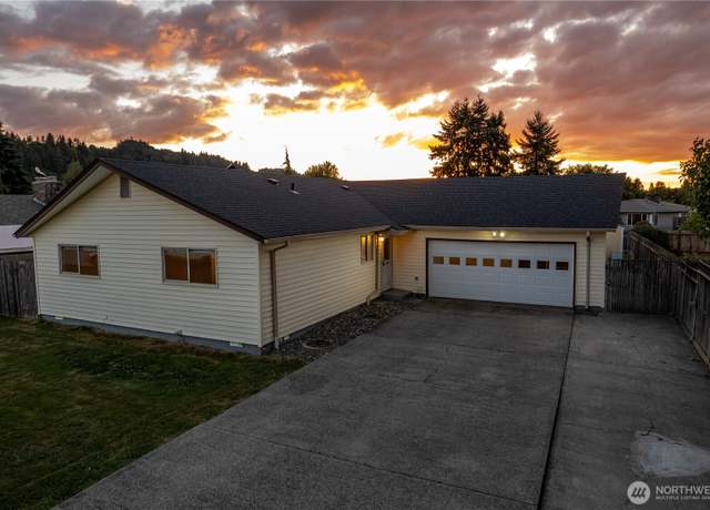 Property at 2251 Rose Pl, Longview, WA 98632, 3 beds, 2 baths