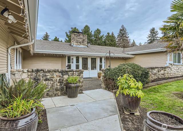 Property at 8707 113th Ave SE, Newcastle, WA 98056, 7 beds, 4.5 baths