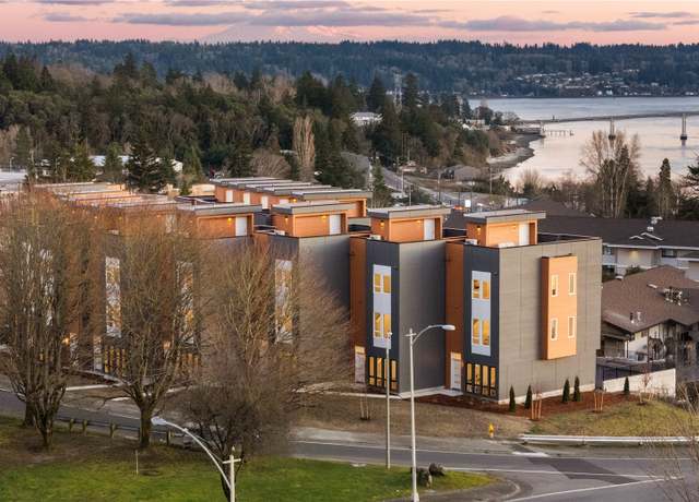 Property at 2749 Clare Ave #1, Bremerton, WA 98310, 3 beds, 3.5 baths