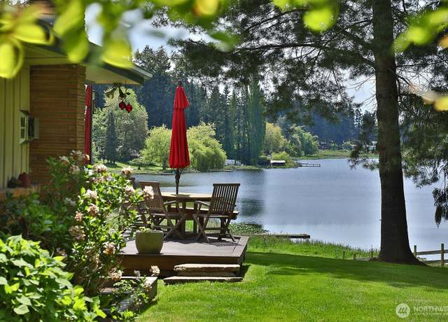 Property at 5066 Bayview Rd, Langley, WA 98260, 3 beds, 2.5 baths