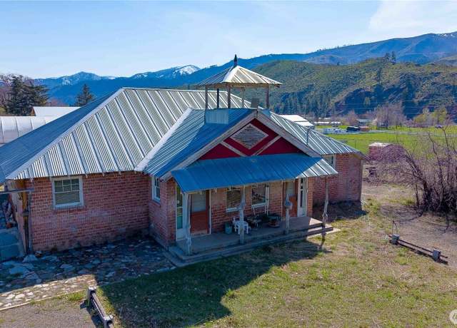 Property at 18 Old Carlton Rd, Carlton, WA 98814, 2 beds, 1 bath