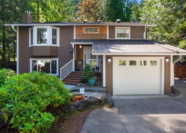 Property at 620 E Ballantrae Dr, Shelton, WA 98584, 3 beds, 2 baths