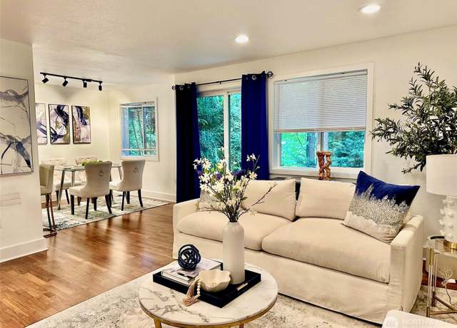 Property at 11054 NE 33rd Pl Unit B1, Bellevue, WA 98004, 2 beds, 1 bath