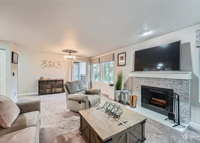 Property at 26339 116th Ave SE Unit I205, Kent, WA 98030, 3 beds, 2 baths