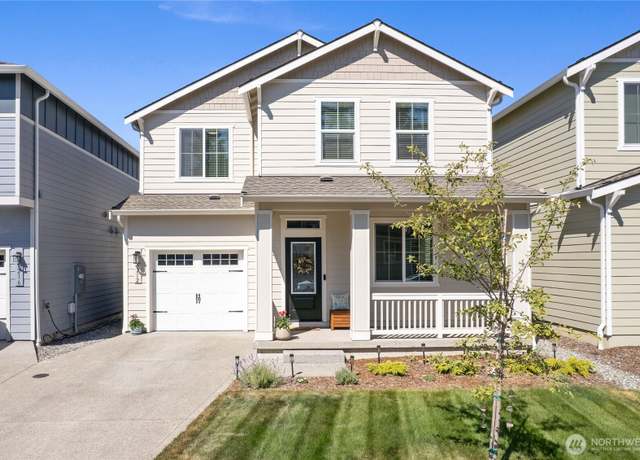Property at 5212 E M St, Tacoma, WA 98404, 3 beds, 2.5 baths
