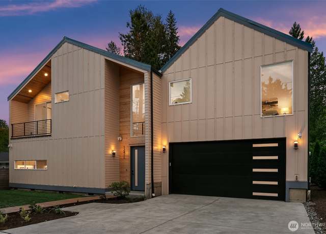 Property at 12411 NE 90th St, Kirkland, WA 98033, 4 beds, 4 baths
