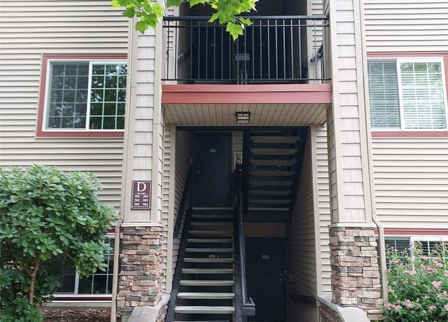 Property at 25025 SE Klahanie Blvd Unit D202, Sammamish, WA 98029, 3 beds, 2 baths