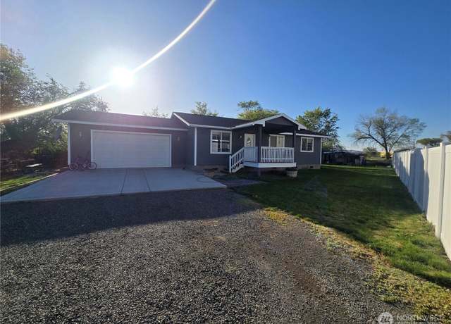 Property at 106 Robles Ct, Wapato, WA 98951, 3 beds, 2 baths