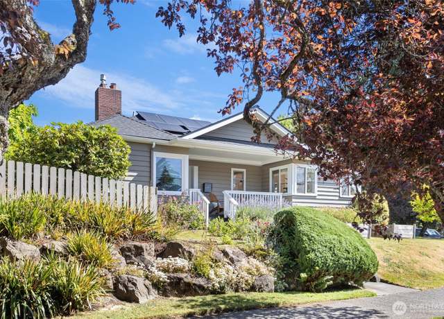 Property at 4416 S Hudson St, Seattle, WA 98118, 3 beds, 3 baths