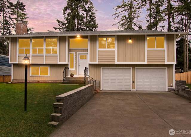 Property at 12110 146th Street Ct E, Puyallup, WA 98374, 3 beds, 2.5 baths