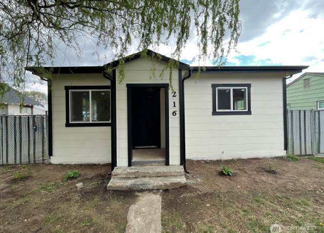 Property at 216 E Dayton Ave E, Dayton, WA 99328, 3 beds, 1 bath