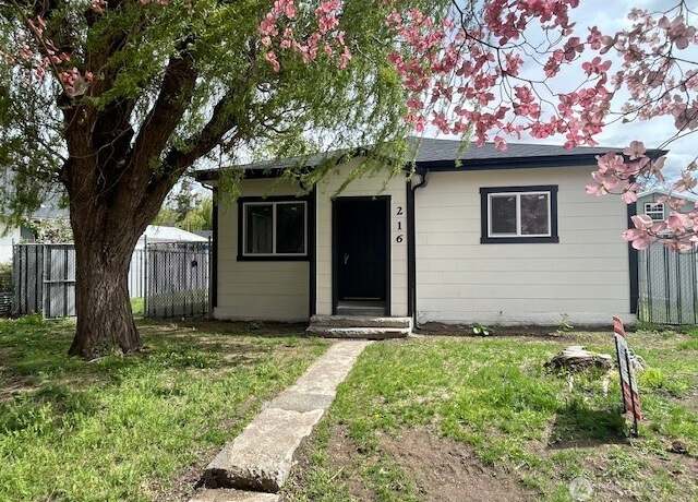 Property at 216 E Dayton Ave E, Dayton, WA 99328, 3 beds, 1 bath