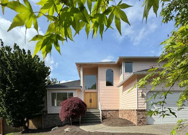 Property at 7209 67th Pl NE, Marysville, WA 98270, 4 beds, 2.5 baths