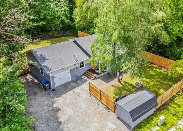 Property at 140 Tremont St, Port Orchard, WA 98366, 2 beds, 1 bath