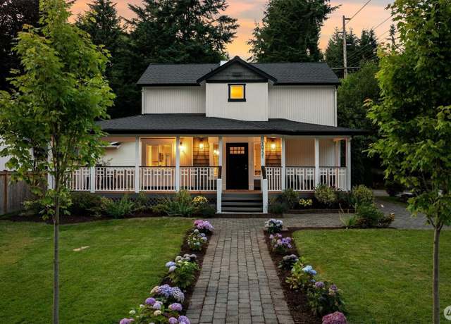 Property at 10731 NE 108th St, Kirkland, WA 98033, 3 beds, 2 baths