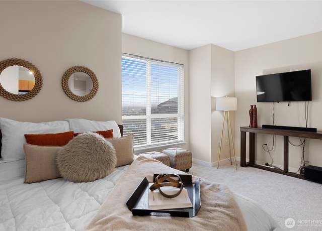 Property at 668 S Lane St #603, Seattle, WA 98104, 1 bath