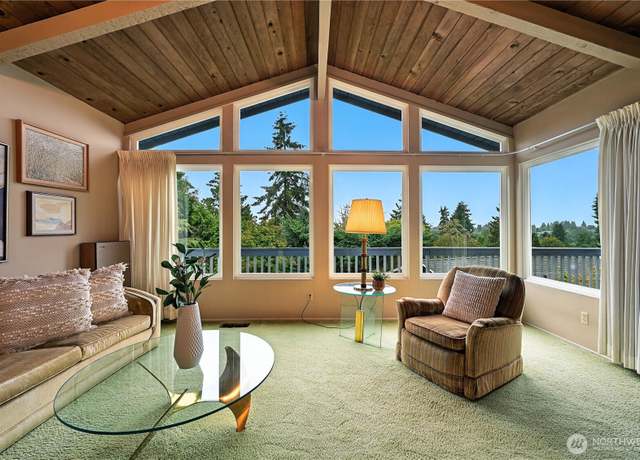 Property at 5418 NE 200th Pl, Lake Forest Park, WA 98155, 3 beds, 2 baths