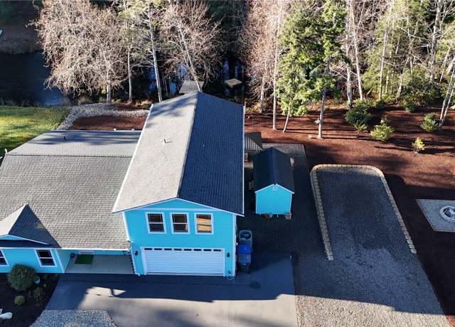 Property at 150 E Trails End Pl, Belfair, WA 98528, 3 beds, 2.5 baths