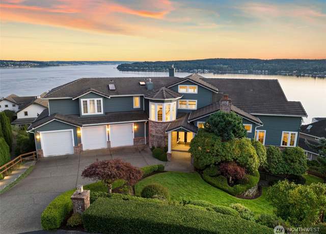Property at 14 33rd Avenue Ct NW, Gig Harbor, WA 98335, 4 beds, 4.5 baths
