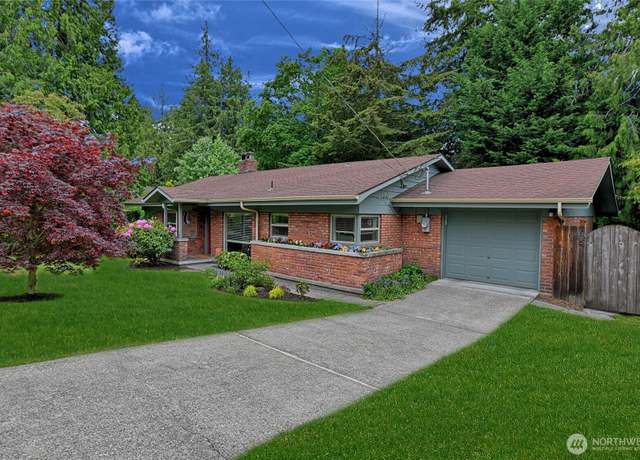 Property at 10733 14th Ave NE, Seattle, WA 98125, 2 beds, 1 bath
