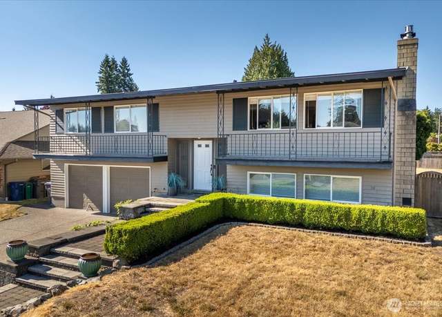 Property at 11642 NE 135th St, Kirkland, WA 98034, 5 beds, 2.5 baths