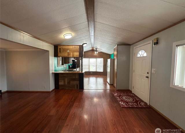 Property at 2500 SR 28 Unit #30 #30, East Wenatchee, WA 98802, 3 beds, 1.5 baths