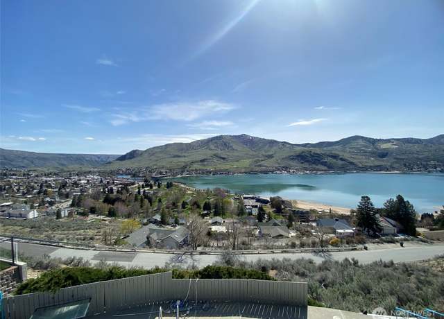 Property at 820 W Golf Course Dr, Chelan, WA 98816, 3 beds, 2 baths
