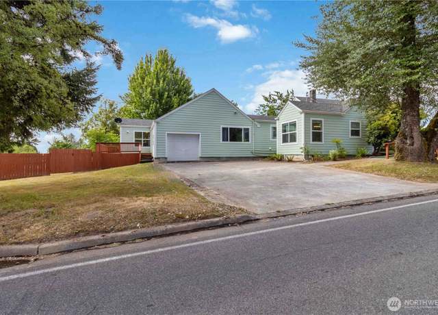 Property at 912 Nevada Dr, Longview, WA 98632, 3 beds, 2.5 baths