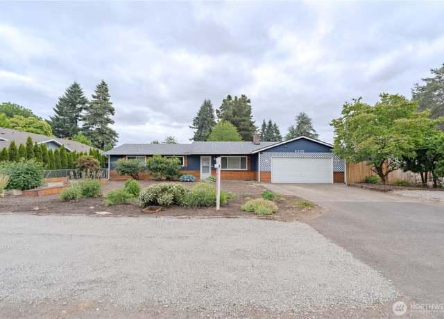Property at 6205 NE 47th St, Vancouver, WA 98661, 3 beds, 2.5 baths