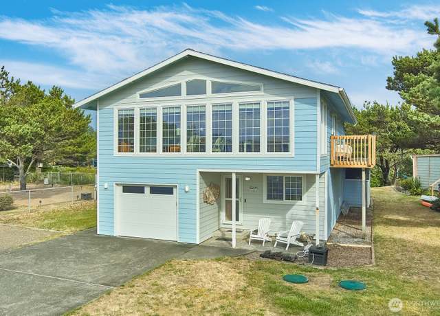 Property at 32208 G St, Ocean Park, WA 98640, 3 beds, 2 baths