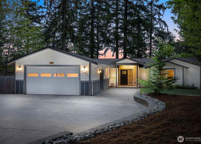 Property at 7429 NE 129th St, Kirkland, WA 98034, 4 beds, 4 baths