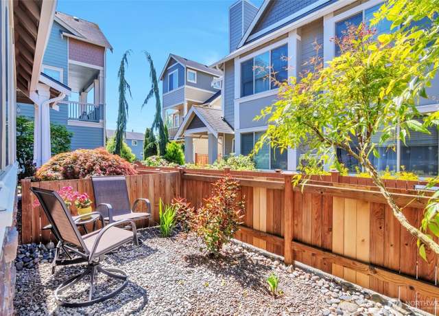Property at 14522 15th Ave W Unit B, Lynnwood, WA 98087, 3 beds, 2.5 baths