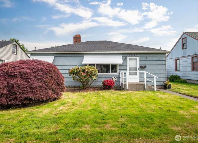 Property at 2938 Field St, Longview, WA 98632, 2 beds, 1 bath