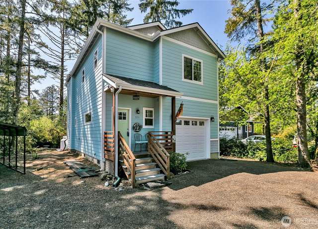 Property at 929 Discovery Ave SE, Ocean Shores, WA 98569, 3 beds, 2.5 baths