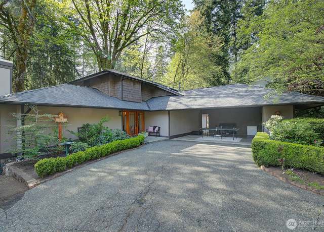 Property at 2511 131st Pl NE, Bellevue, WA 98005, 3 beds, 2.5 baths