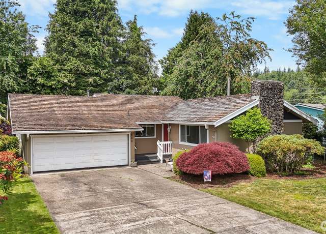 Property at 209 Old Hill Rd, Aberdeen, WA 98520, 3 beds, 2.5 baths
