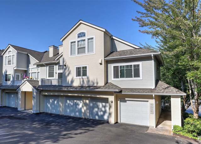 Property at 425 S 46th Pl Unit E, Renton, WA 98055, 2 beds, 2 baths