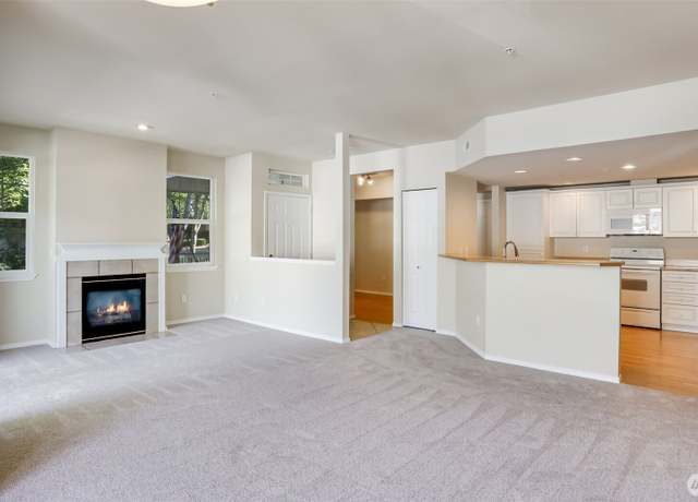 Property at 425 S 46th Pl Unit E, Renton, WA 98055, 2 beds, 2 baths