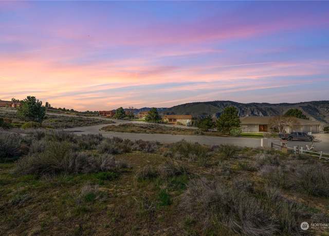 Property at 304 Desert View Pl, Orondo, WA 98843