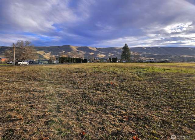 Property at 8100 S Webb Rd, Prosser, WA 99350