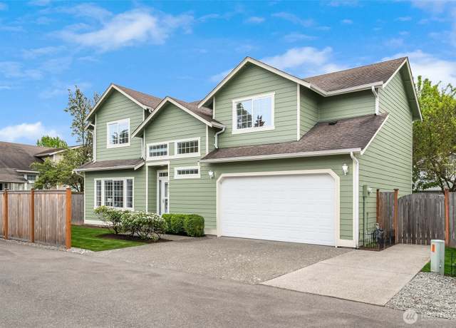 Property at 2107 NE 17th Ct, Renton, WA 98056, 4 beds, 2.5 baths